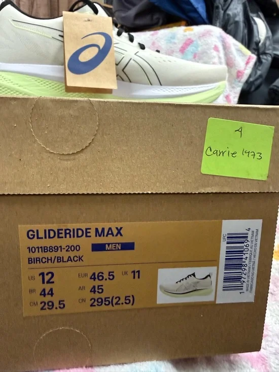 ASICS Lightweight Running Shoes in Pale Green & Black - Picture 7 of 7